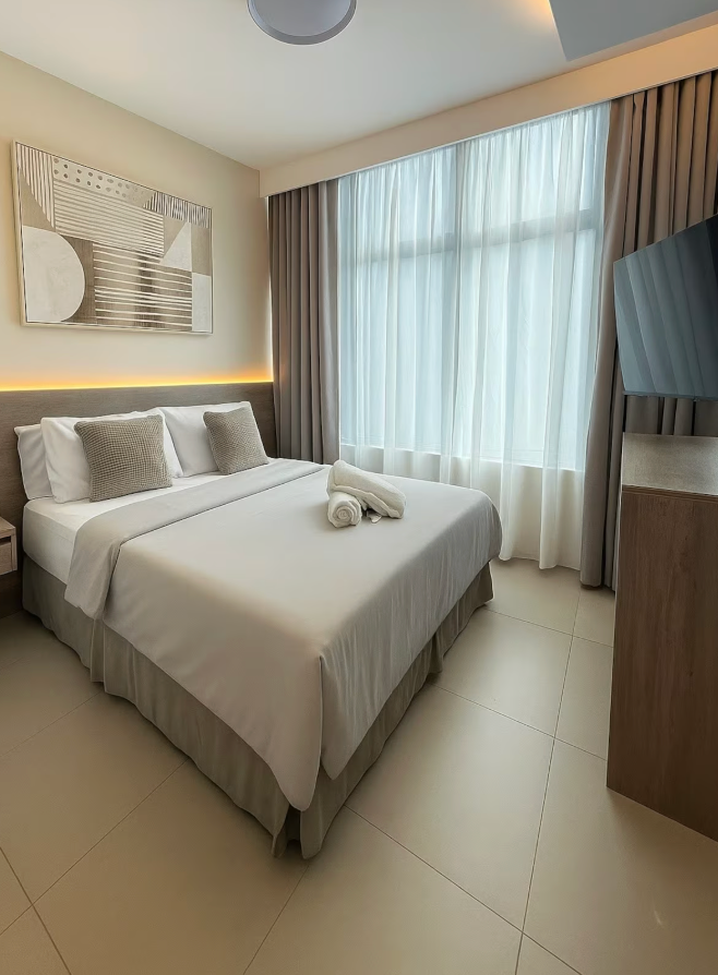 Modern Makati Condo · Infinity Pool, Gym & Wi-Fi