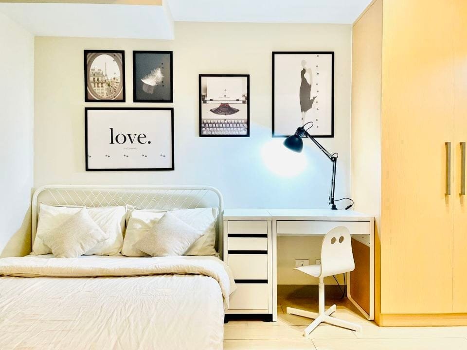 FOR SALE | Fully Furnished 1BR with Balcony | Uptown Parksuites Tower 2, BGC