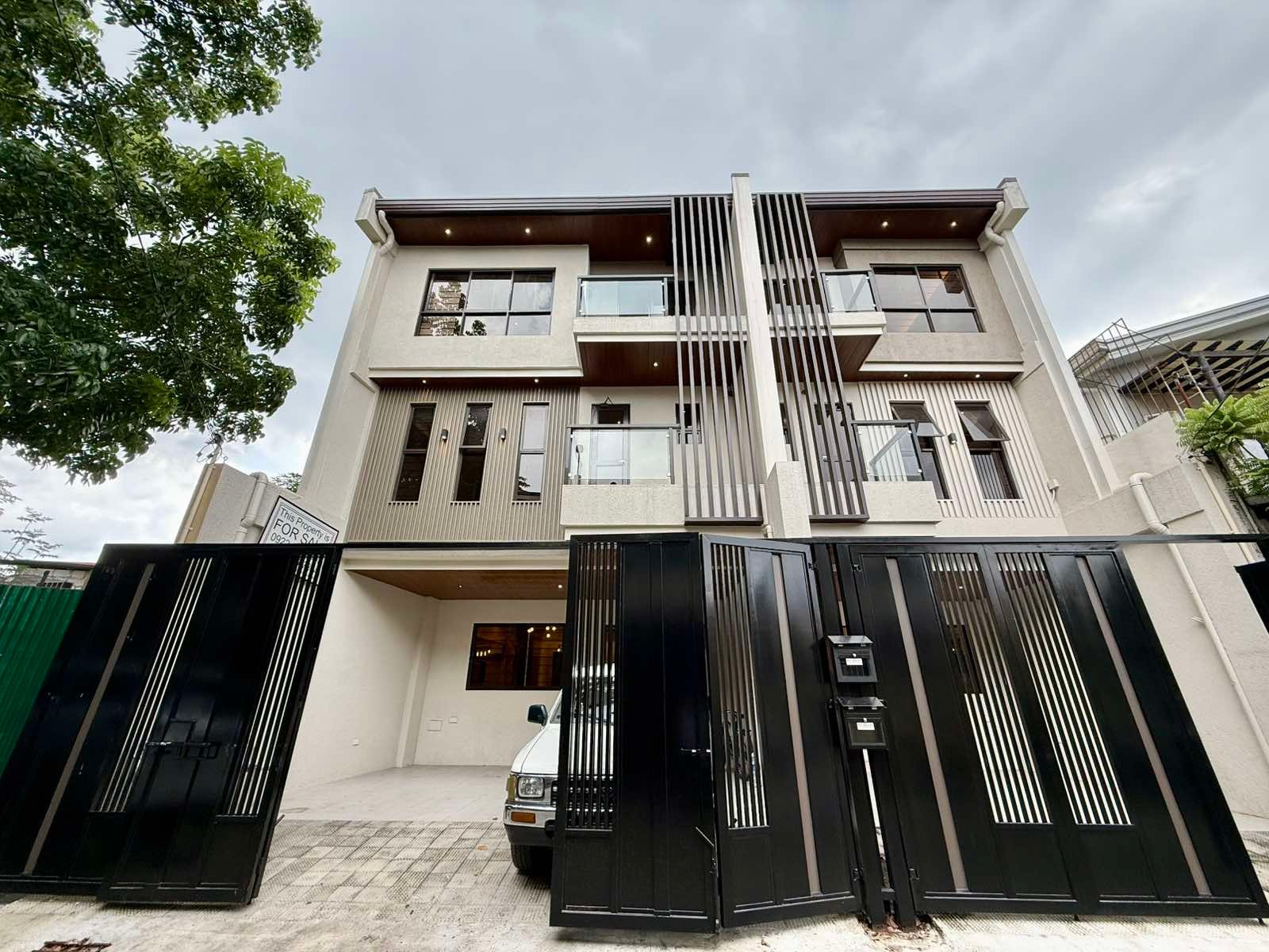 Brand New Duplex House for Sale in Fortunata Subdivion, San Isidro Paranaque. Property ID: FM035
