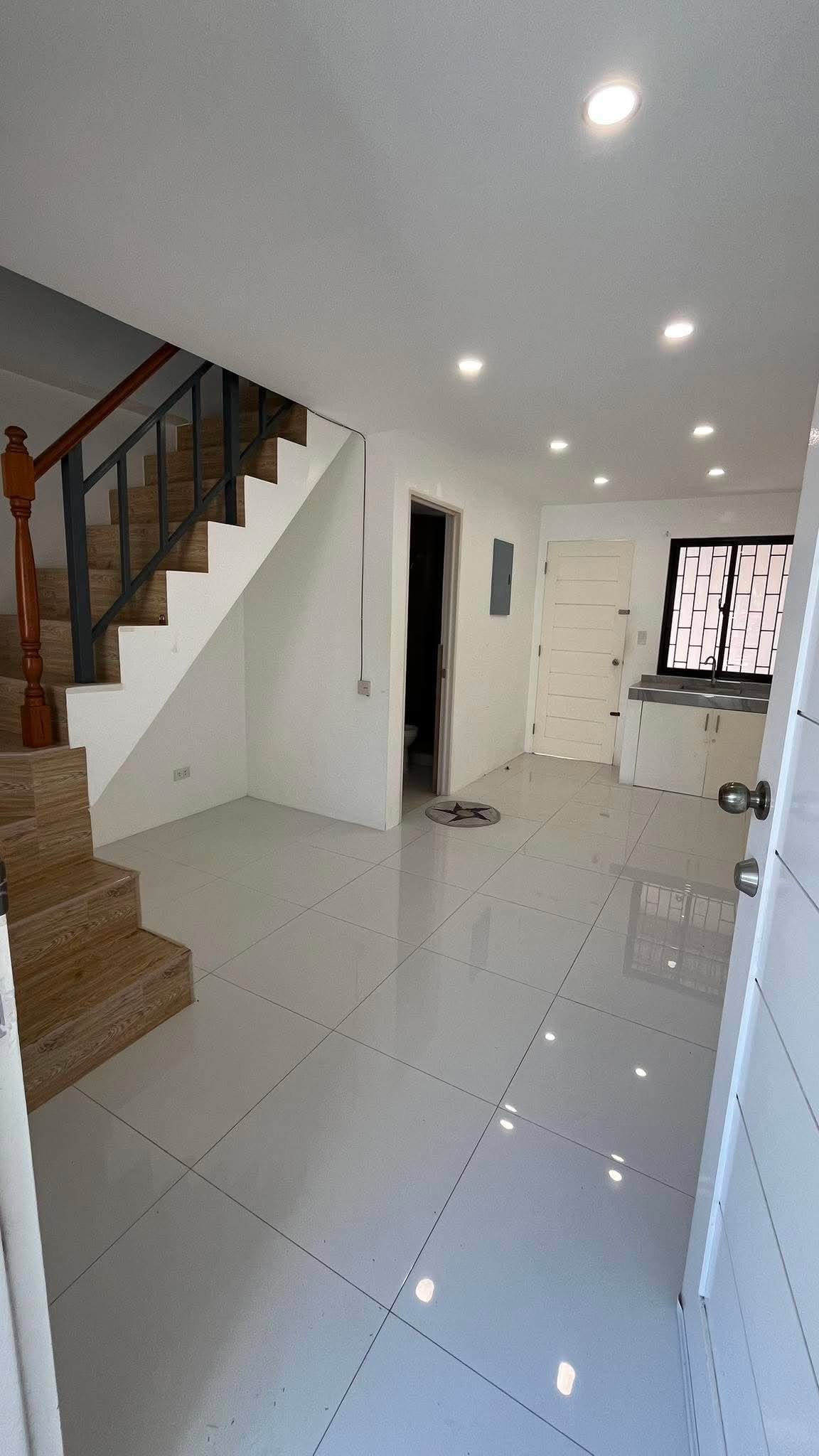 FOR SALE | Corner Townhouse | Soldier Hills Subdivision, Muntinlupa