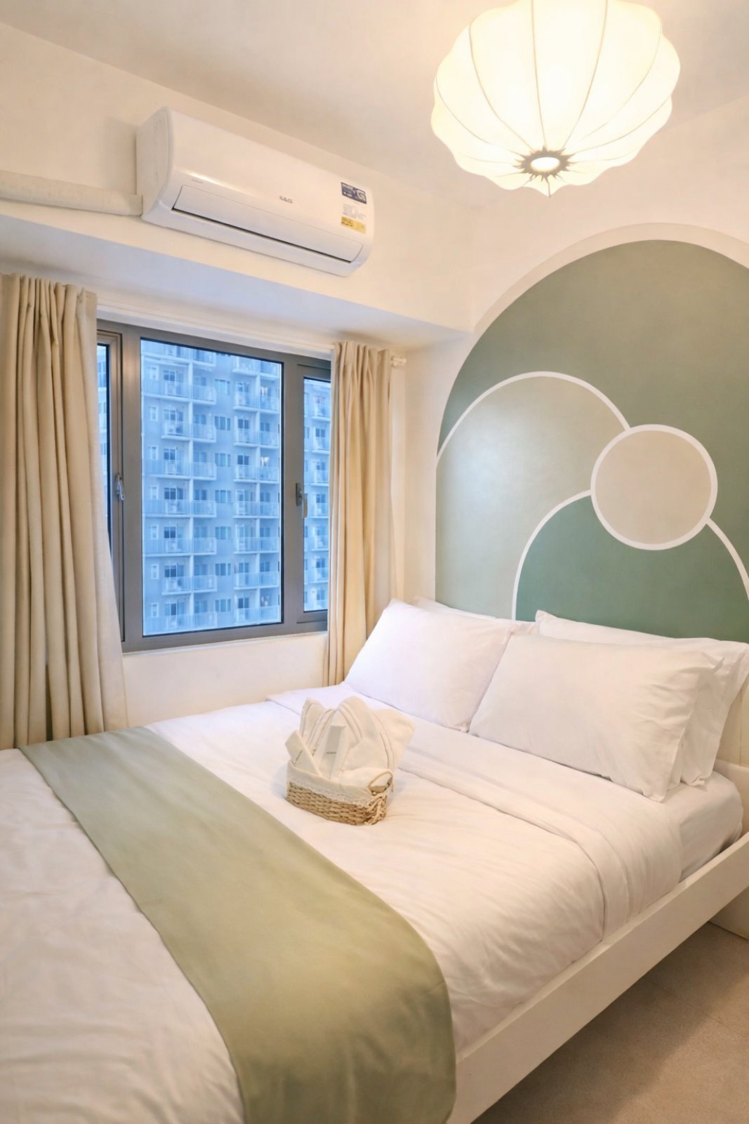 Gunita Suites: Cozy Scandi 1BR | MRT + Malls | 5-star Rated