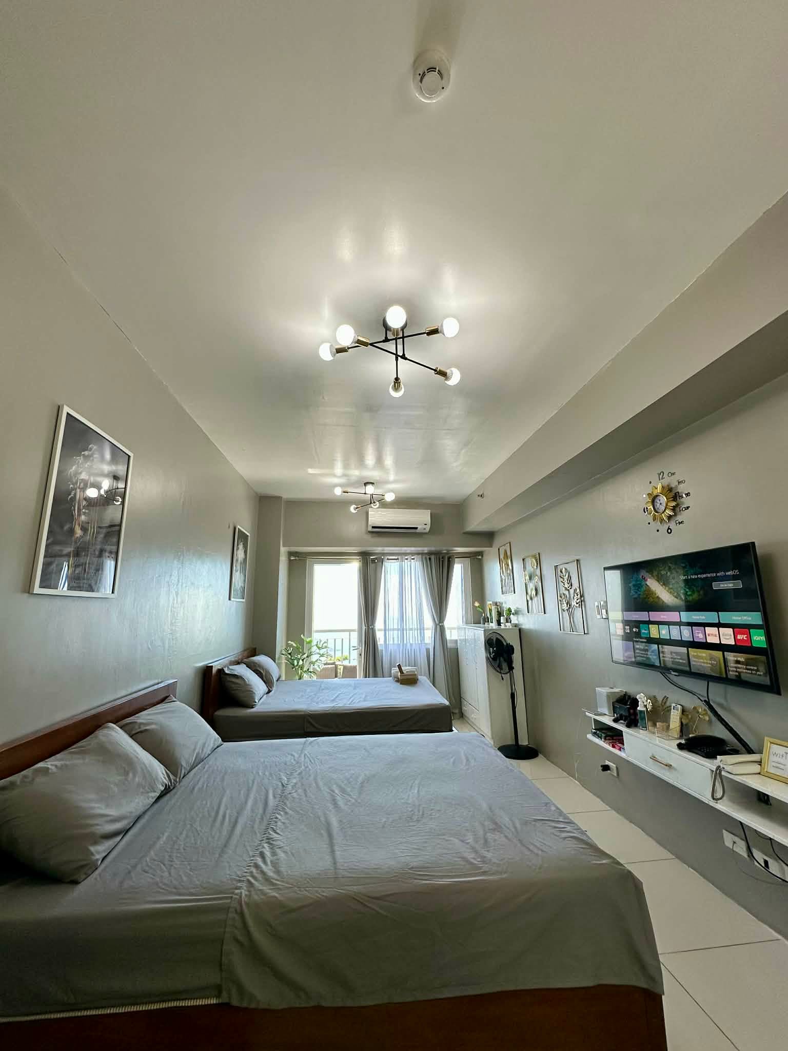 Relaxing Taal View Staycation with Balcony | SMDC Wind Residences Tower 5