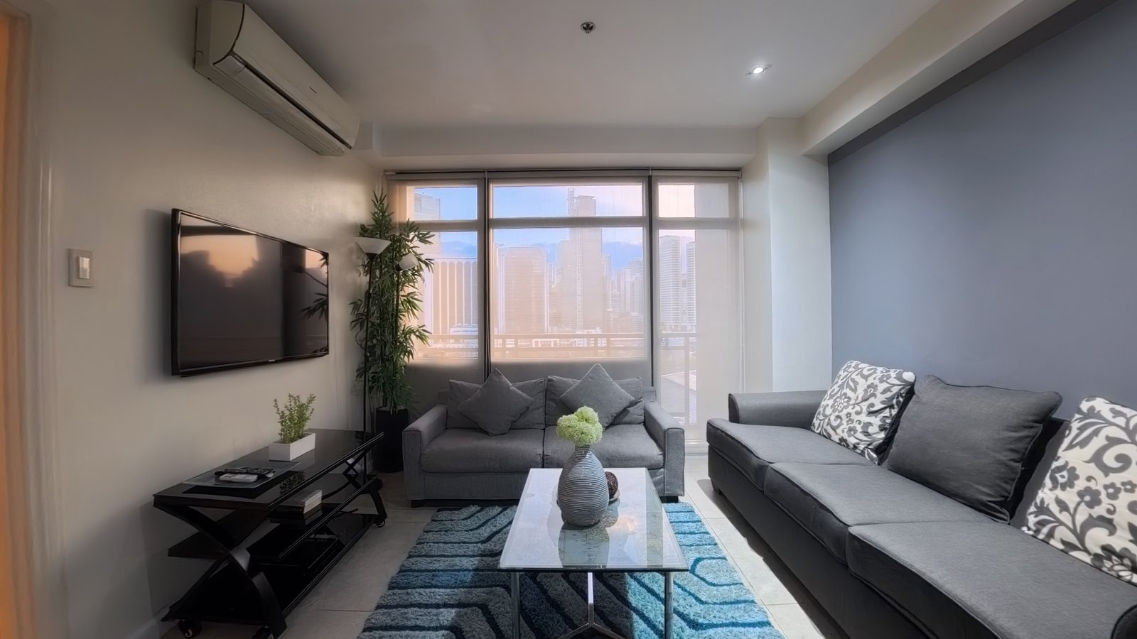 Renovated 2 Bedroom Modern Tiles @ The Gramercy Residence