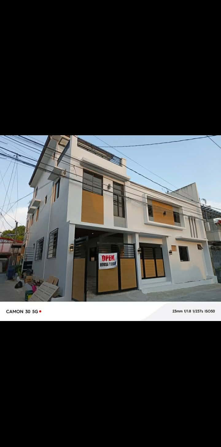 Modern 3-Storey Corner House in Pilar Village, Las Piñas