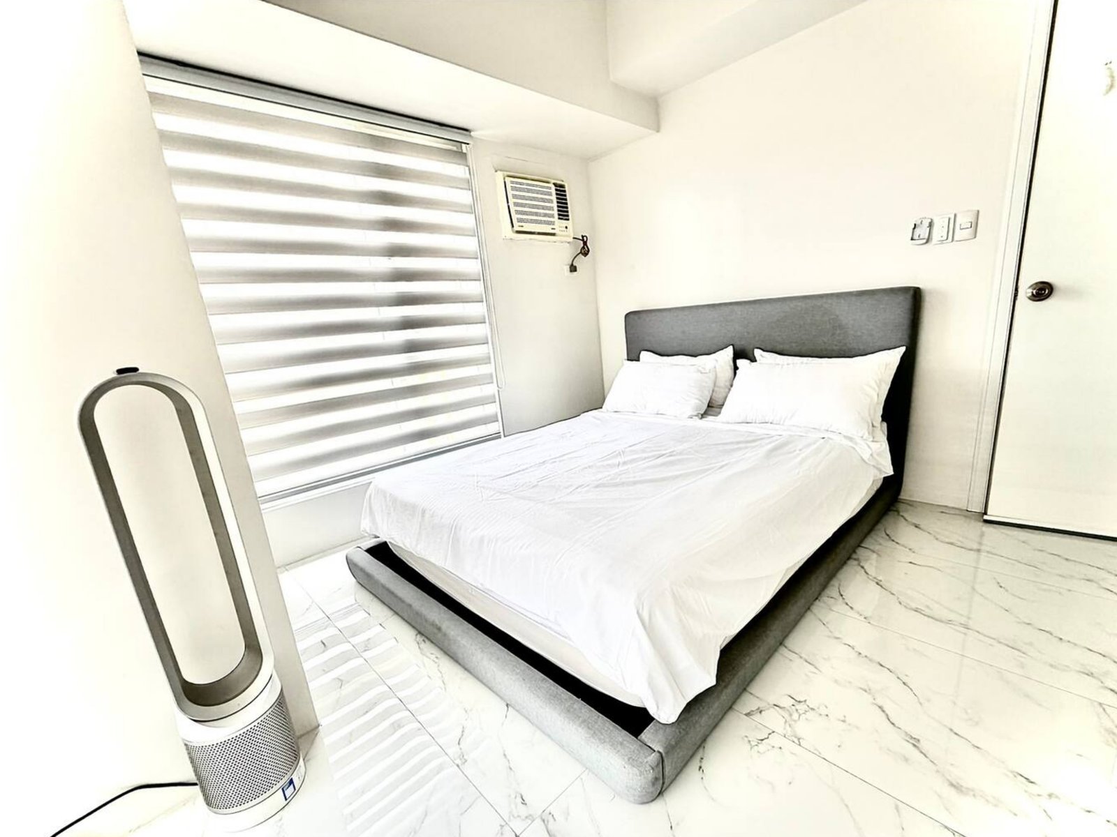 Room - Apartment